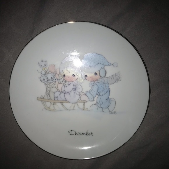 COPY - Lot of 3 December Precious Moments Items - Picture 2 of 6